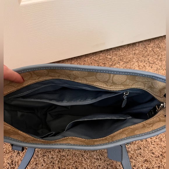 Coach Tote - Picture 4 of 5